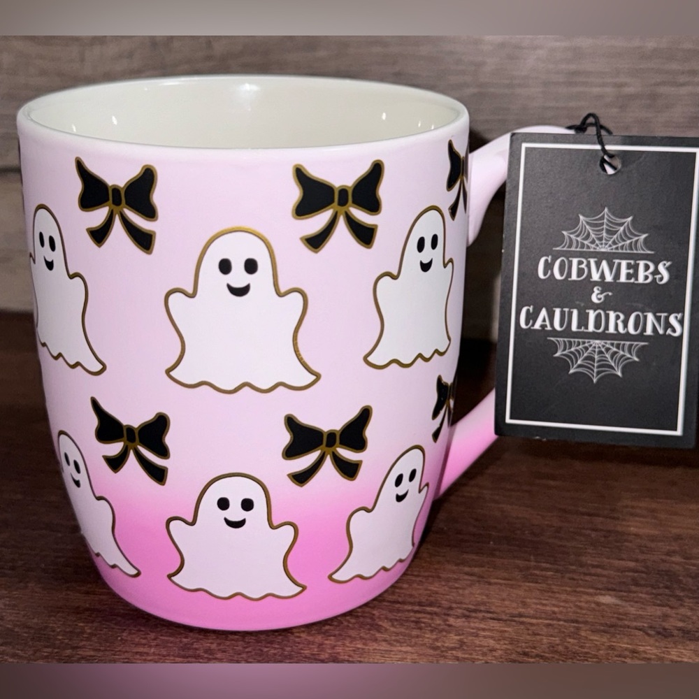 Super Cute Pink ghost 👻 👻 & Bow Mug  - NEW